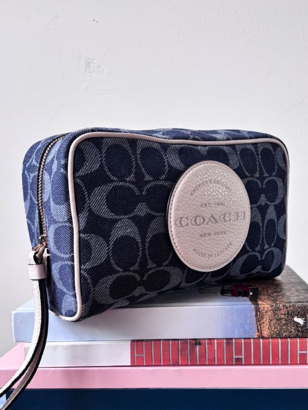 Coach Dempsey Boxy Cosmetic Case 20 Signature Denim Coach Patch - Sold Out - Picture 3 of 6